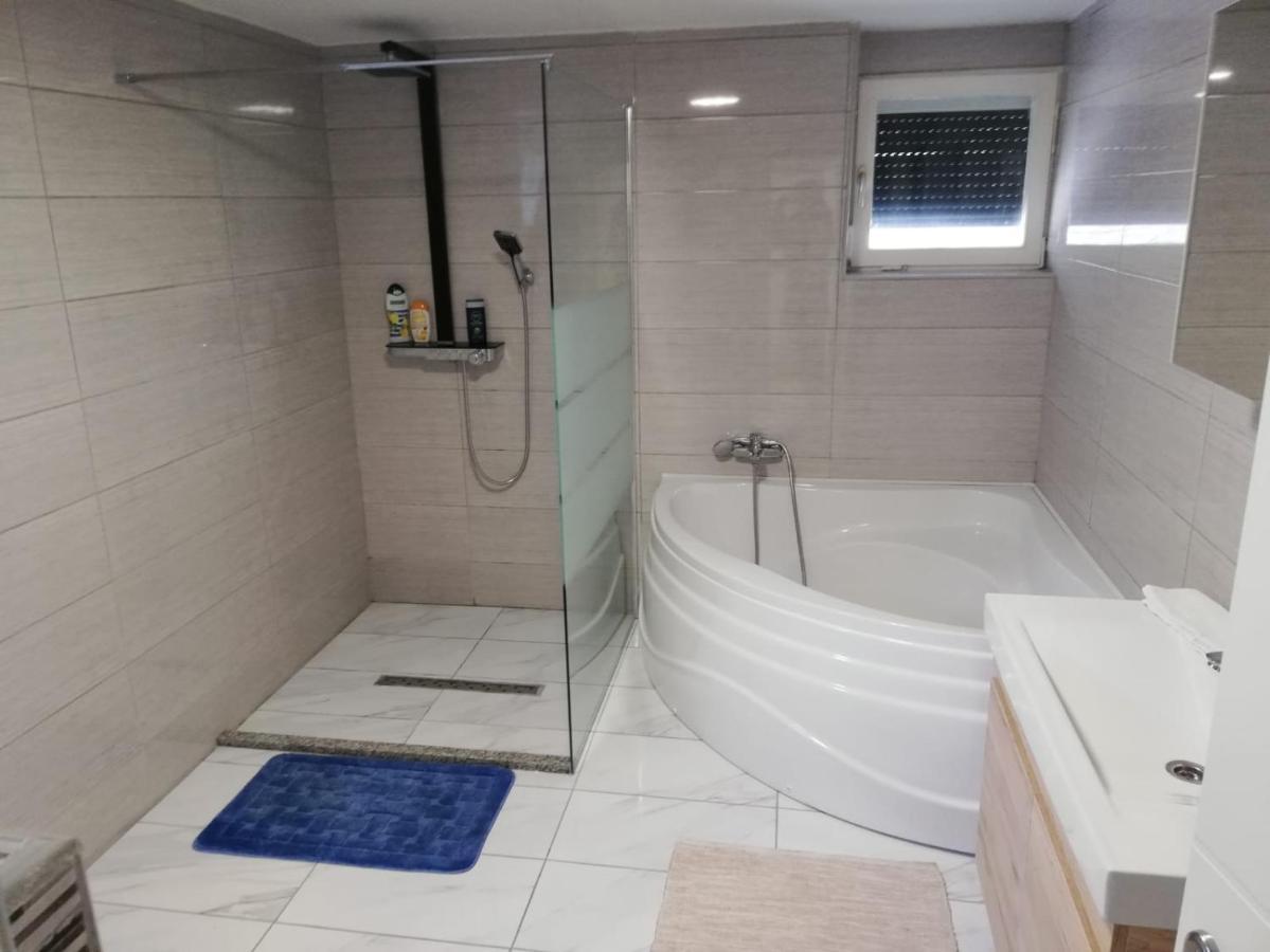 Vila S Bazenom Deluxe - Gti زغرب المظهر الخارجي الصورة
